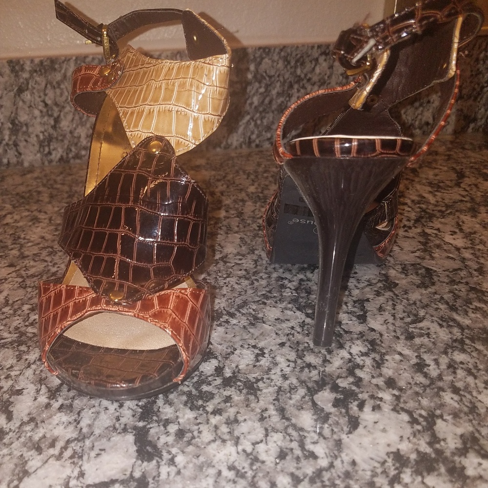 Shoes39 - Picture 3 of 3